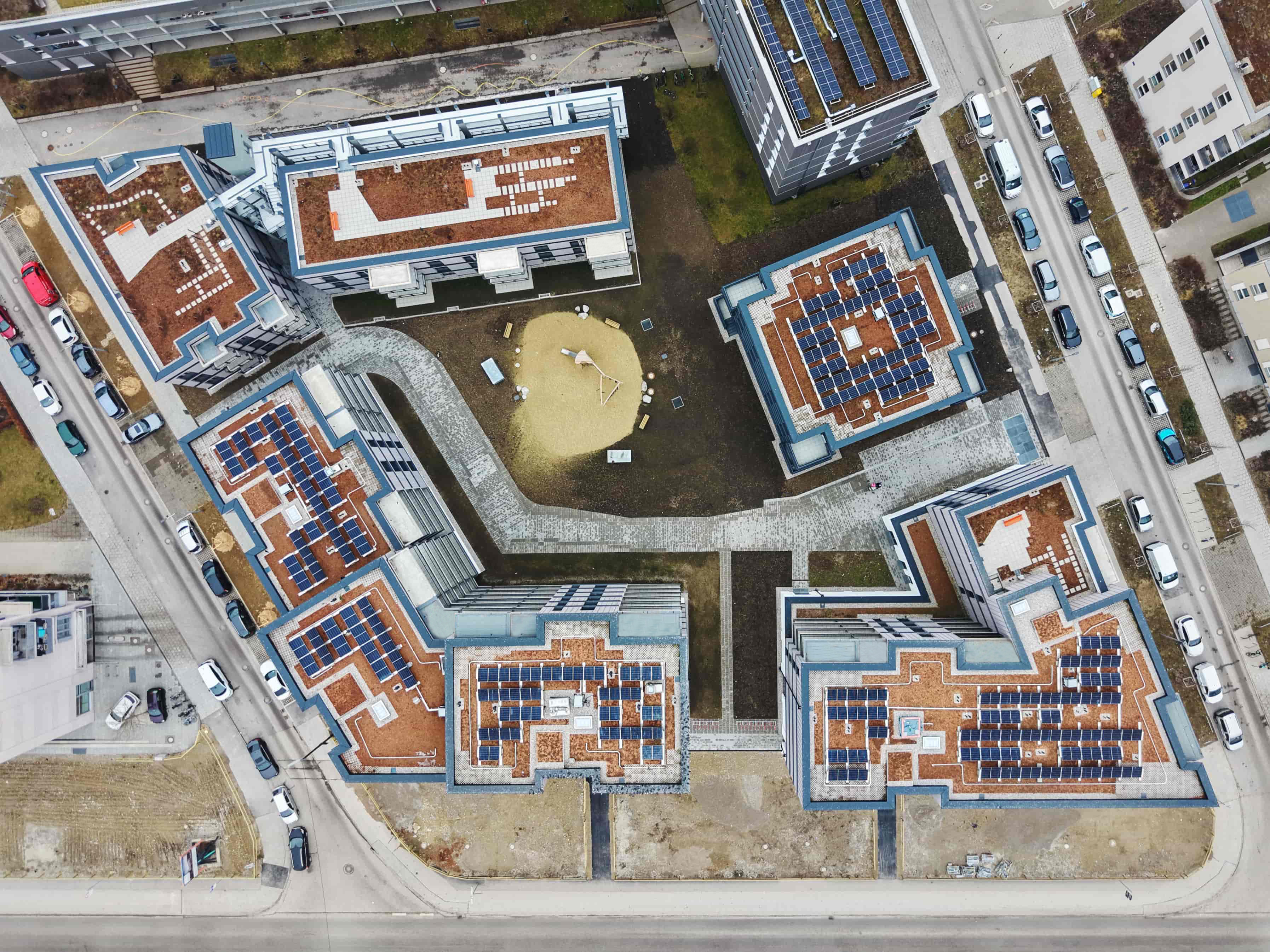 Draufsicht Gesamtanlage mit Photovoltaik